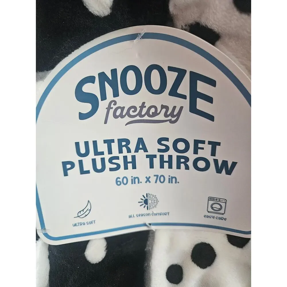 Snooze Factory Plush Oversized Throw Fleece Blanket NWT 60 x 70 Dice Black
